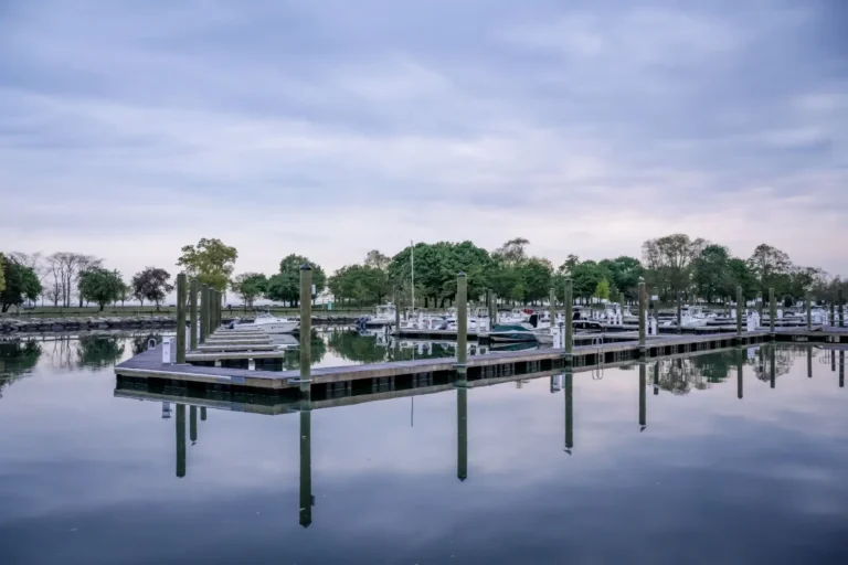 How does a boat club work