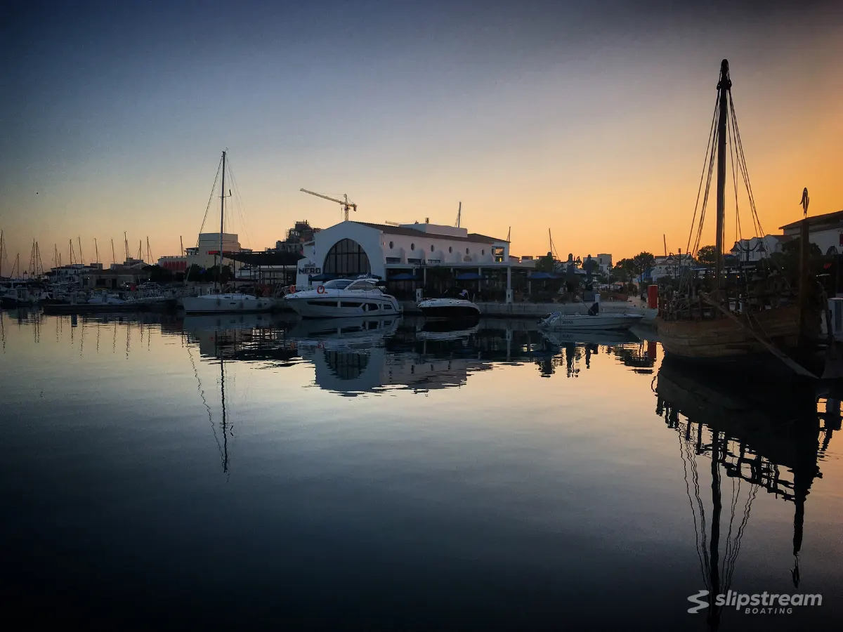 Carefree Boat Club Fort Myers