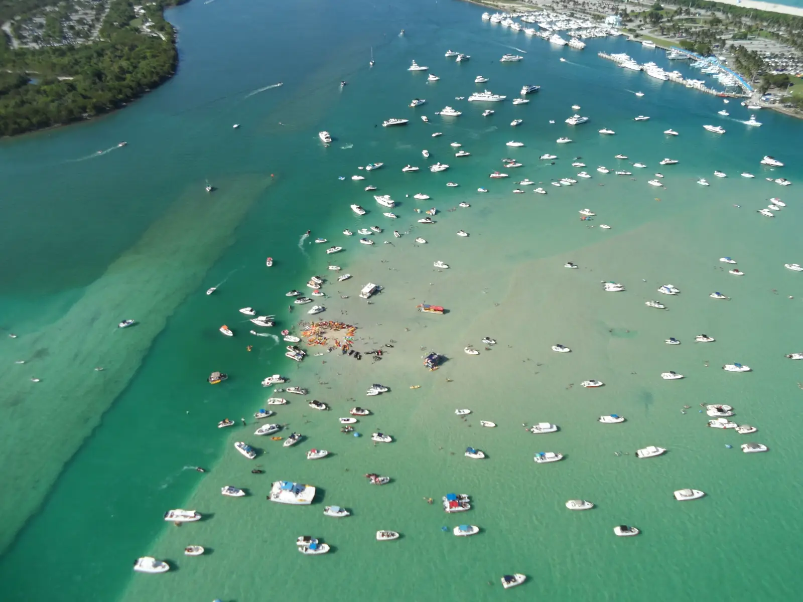 Rent a boat in Miami