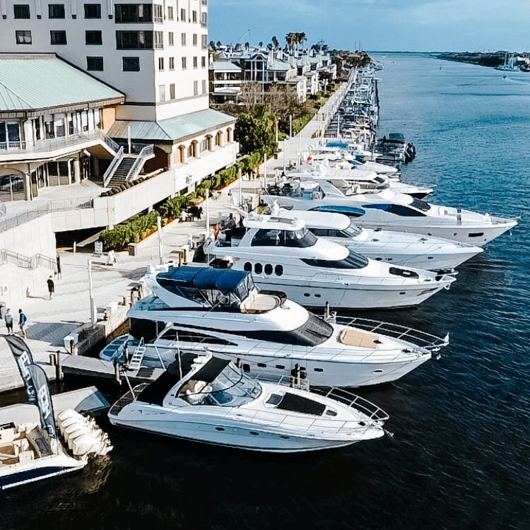 The Pointe Marina at Harbour Island
