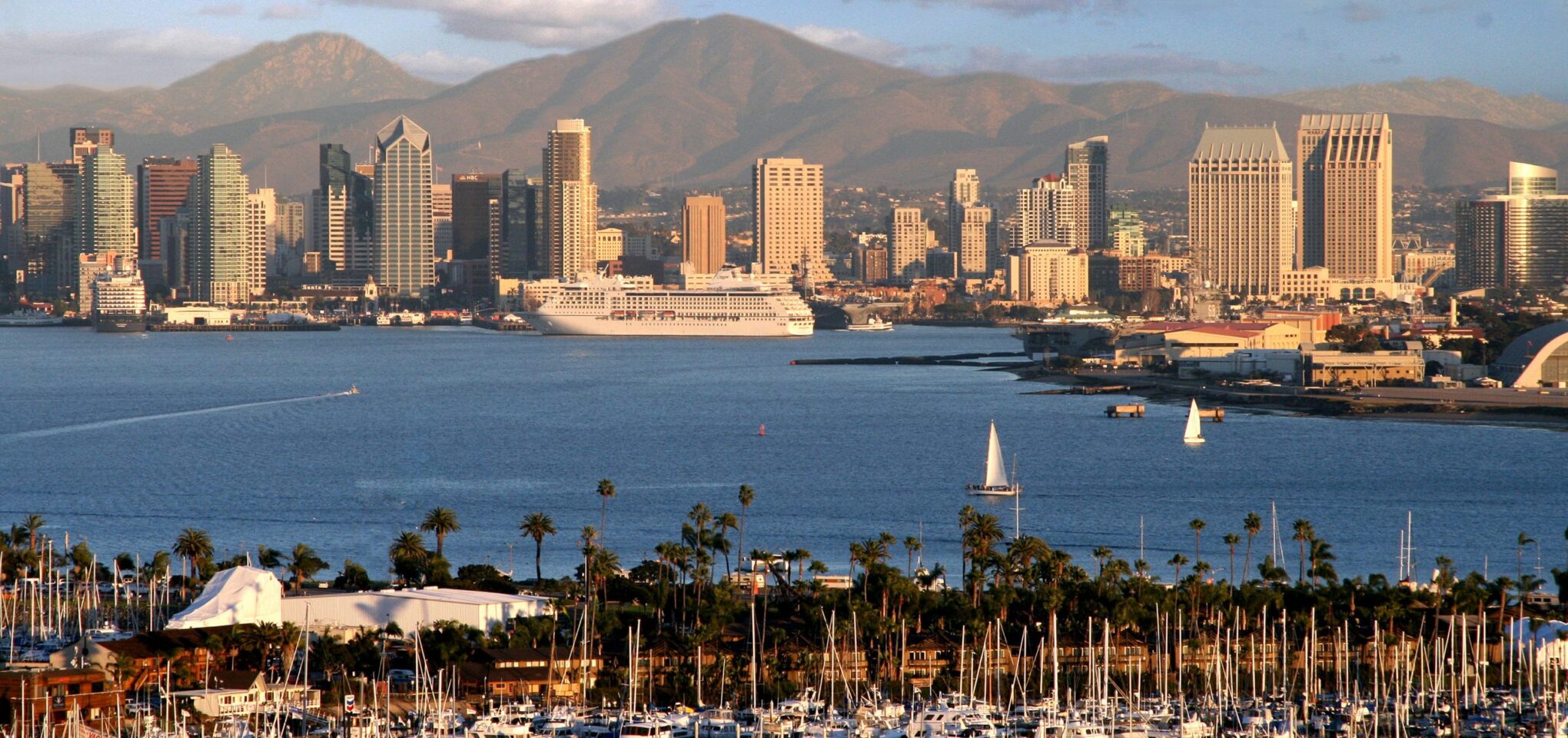 Harbor Island West Marina