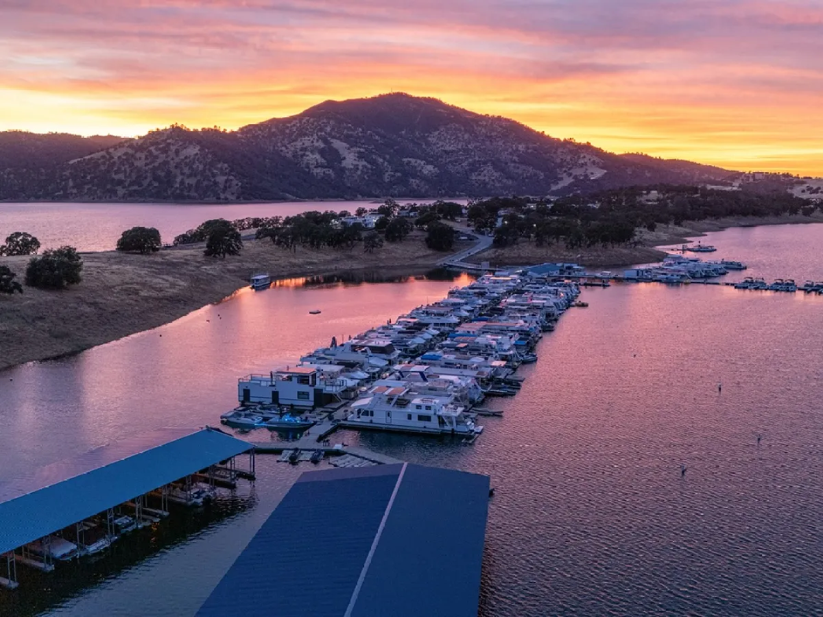 New Melones Lake Marina