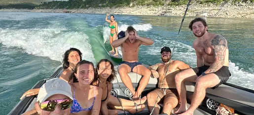 Shreddy – Boat Rentals and Surf Lessons