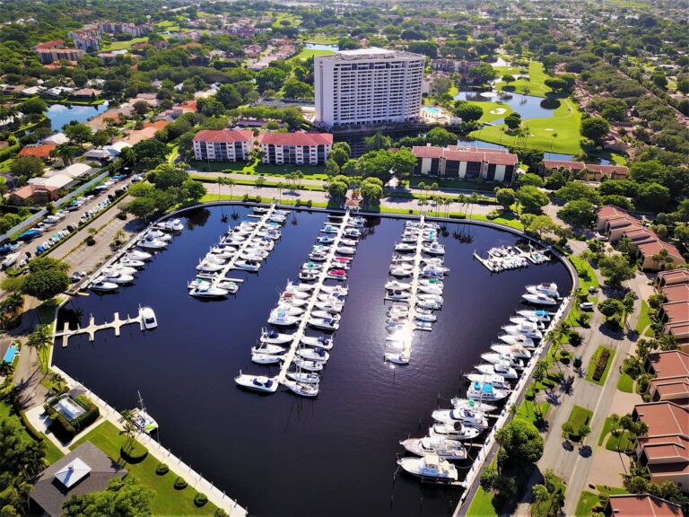 The Landings Yacht, Golf & Tennis Club