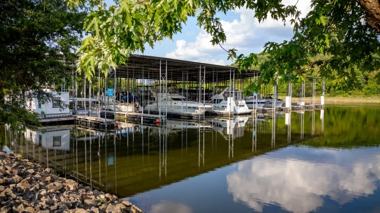 Commodore Yacht Club INC