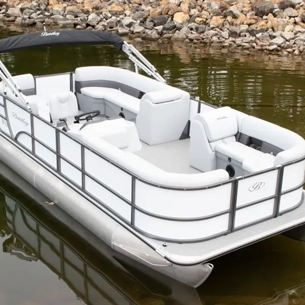 Marine Outlet Center