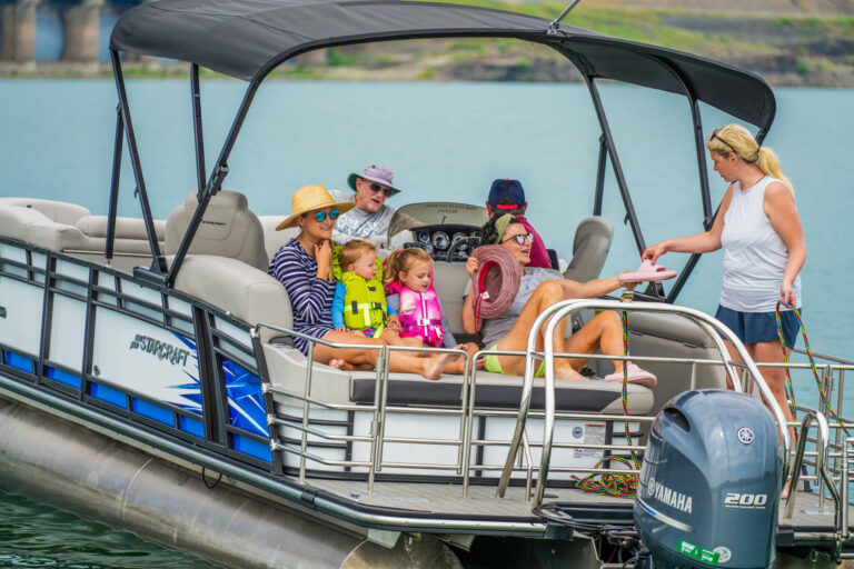 Pine Cove Marina – Lake Tenkiller