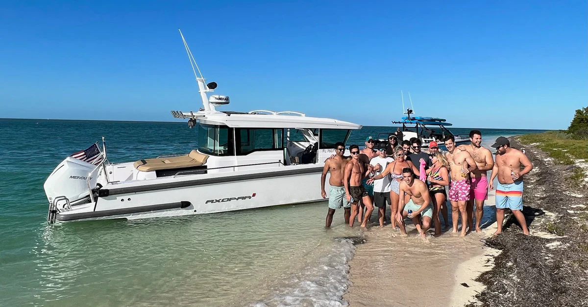 SeaEO Luxury Boat Charters