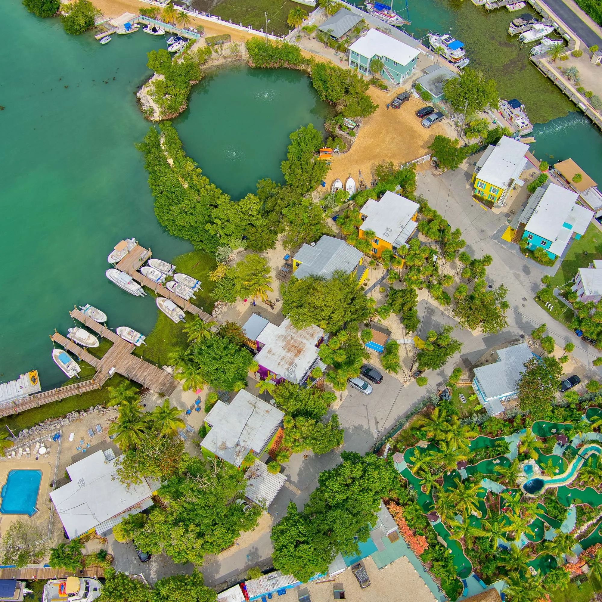 Captain Pip’s Marina & Hideaway