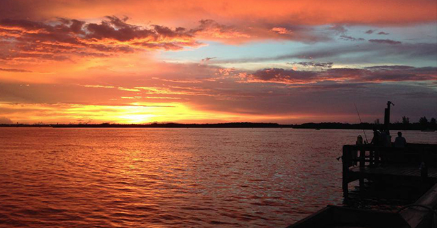 Dockside Inn & Resort