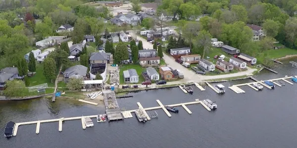 Parrot’s Cove Resort