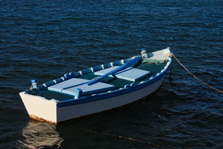 how to rent a boat in miami