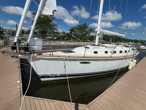 Latitude Yacht Brokerage