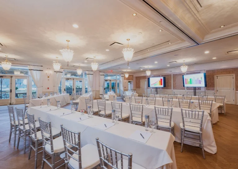 Delamar Greenwich Harbor
