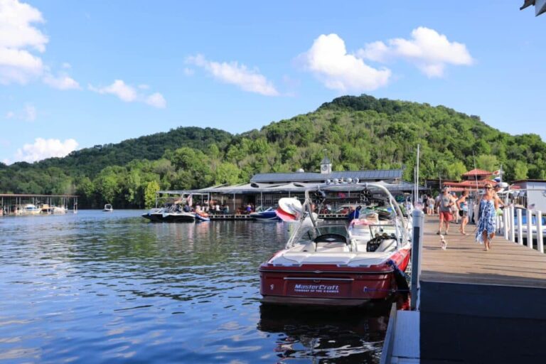 Center Hill Marina & Yacht Club
