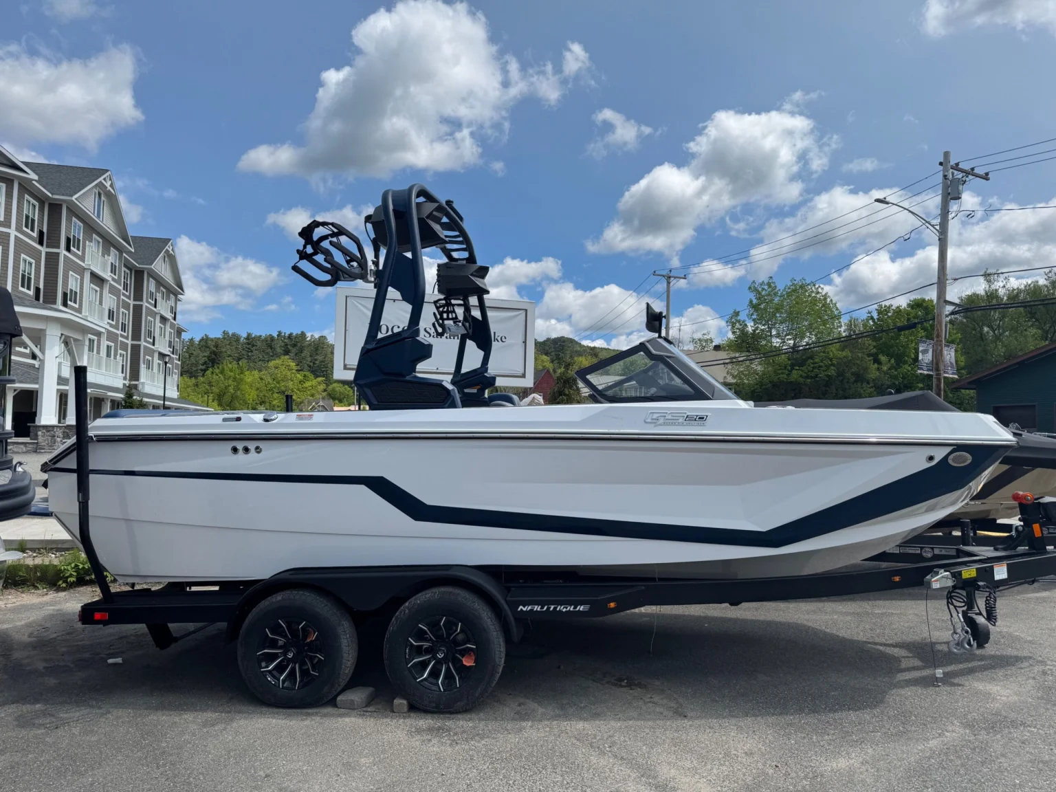 Fogarty’s Lake Flower Marina