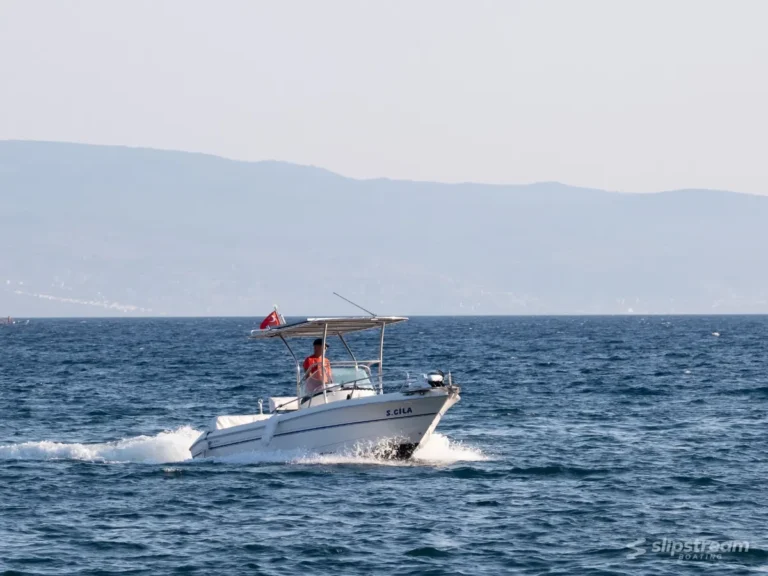 East River Marine LLC