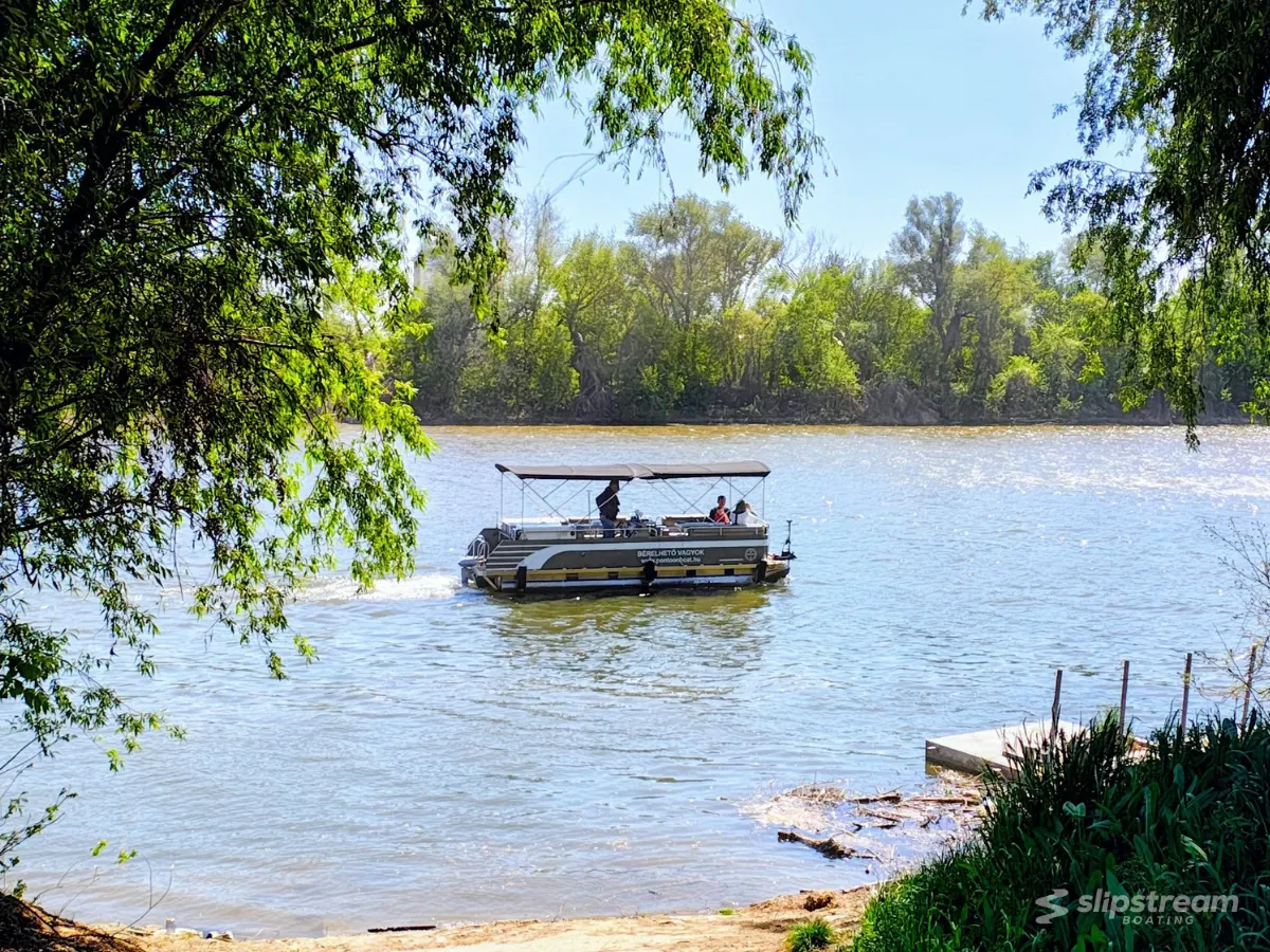 Leone Landing