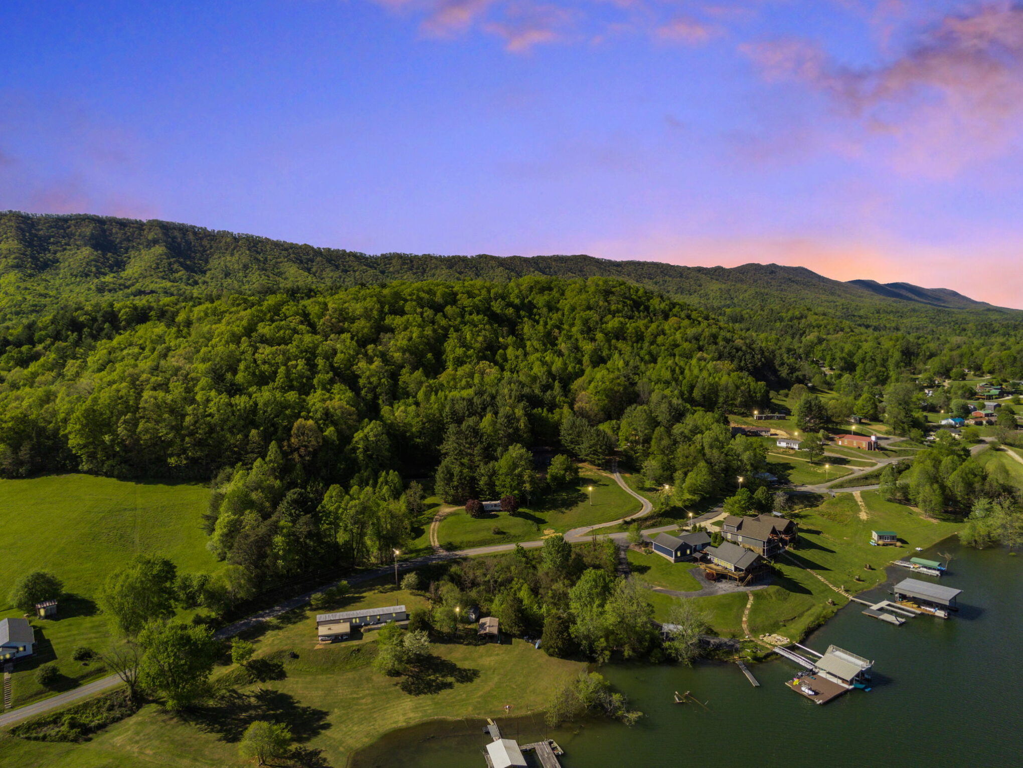 Cove Ridge Marina & Resort