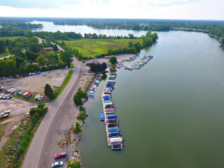Sandy’s Marina