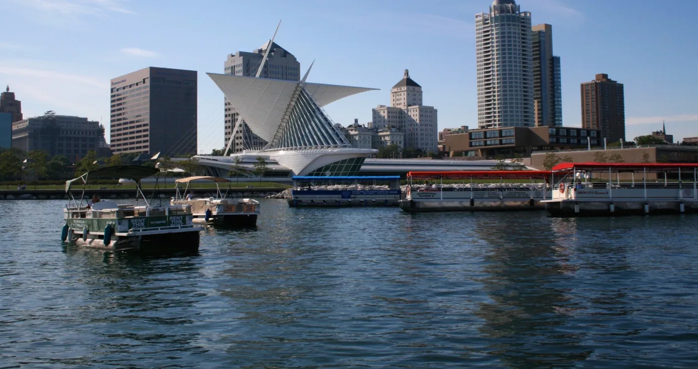 RiverWalk Boat Tours & Rentals