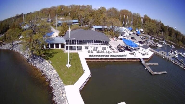 Crescent Yacht Club