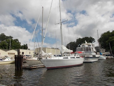 Custom Yacht Service