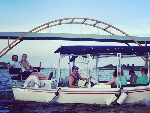 Milwaukee Duffy Boat Rentals | Inner Harbor