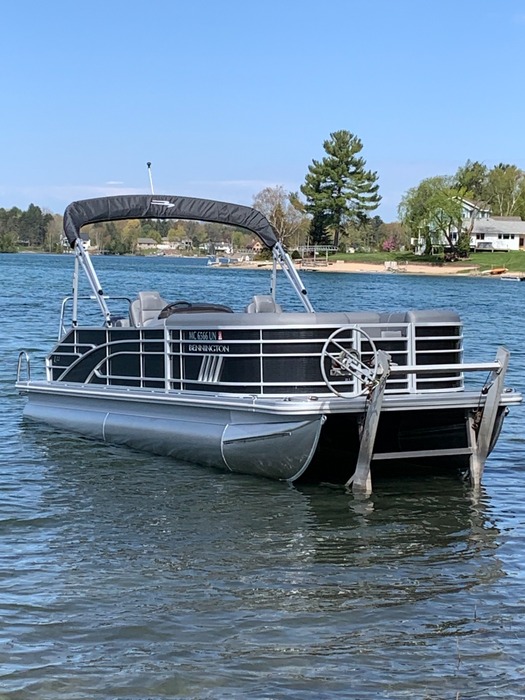 Pinto Pontoon Rental