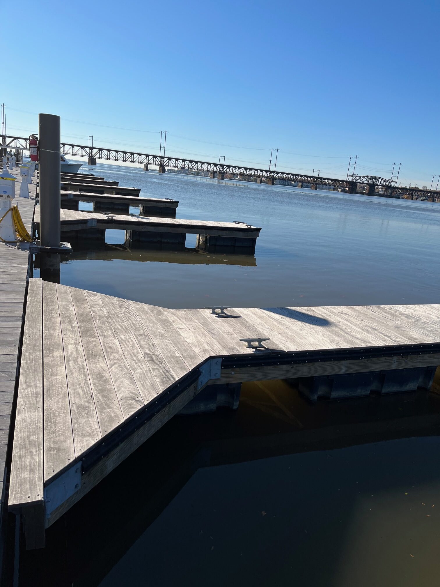 Captain Lee’s Marina – photo 1 of 5