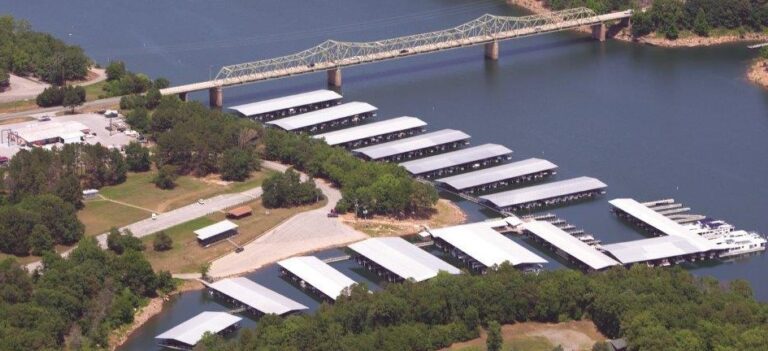 Lacey’s Narrows Marina
