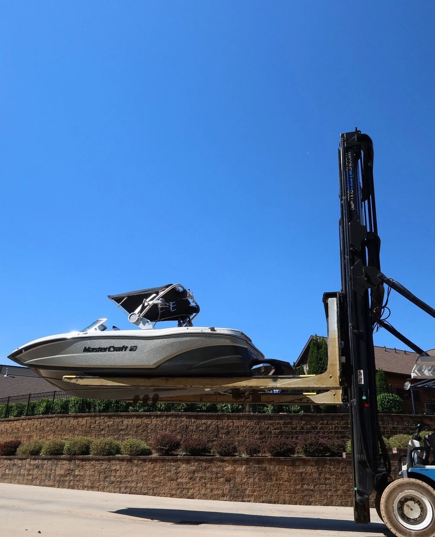 Lilly’s Bridge Marina, fuel station