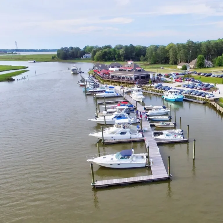 Bennett’s Creek Marina and Cottages on the Pointe