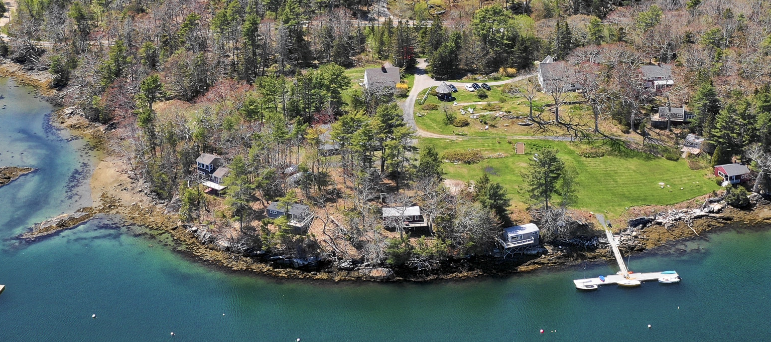 Harborfields Waterfront Vacation Cottages