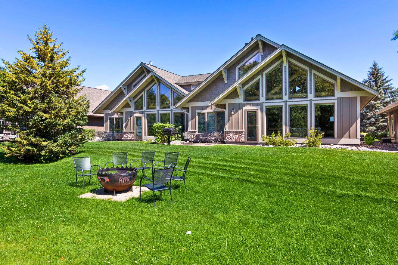 Gull Lake Beach Resorts