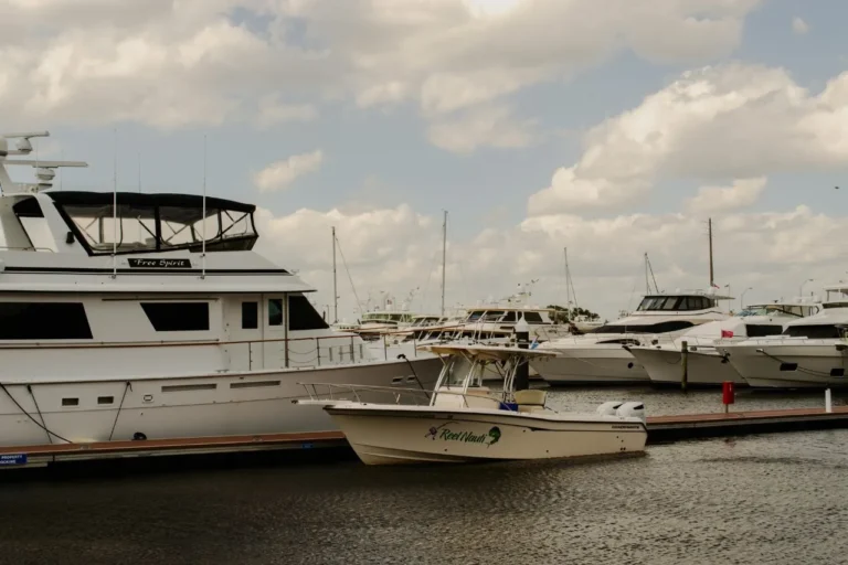 boat clubs in stuart