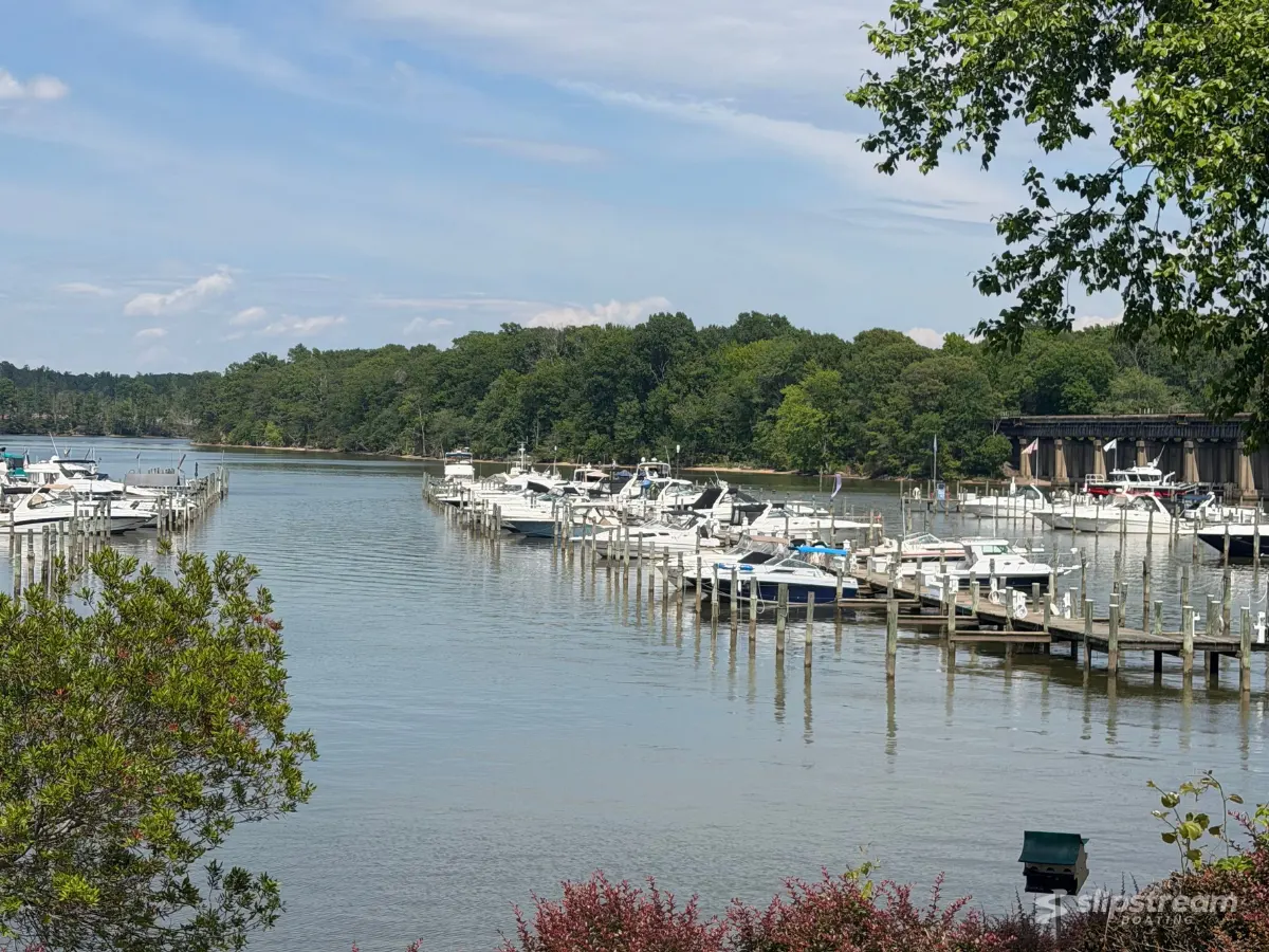 Waterside Resort & Boat Rental